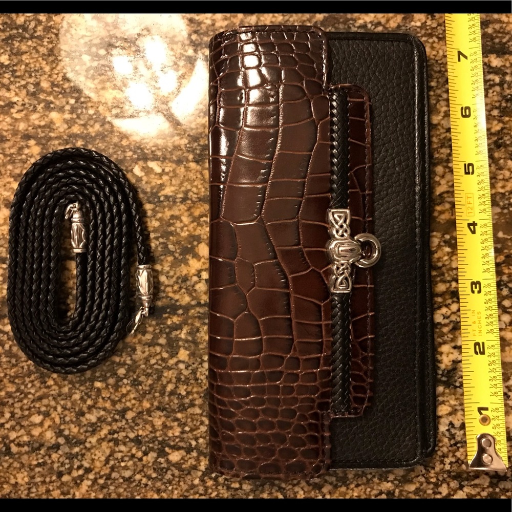 Brighton Gwynevere Clutch Wallet w/strap. Blk/brwn